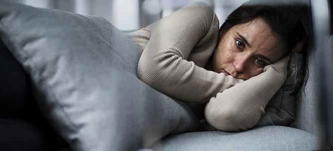 Κατάθλιψη: Ποια είναι τα σημάδια της νόσου στο σώμα και τον ύπνο